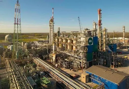 توقف خرید نفت روسیه از طرف پالایشگاه‌های بزرگ هند

