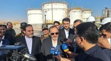 با حضور وزیر دفاع، احداث بزرگترین نیروگاه خورشیدی پتروشیمی کشور آغاز شد / فیلم

