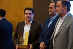 نشان ملی اقتصاد مقاومتی به پالایشگاه گاز ایلام رسید