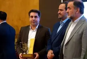 نشان ملی اقتصاد مقاومتی به پالایشگاه گاز ایلام رسید