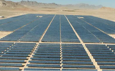  کلنگ زنی نیروگاه خورشیدی ۱۰۰ مگاواتی با حضور وزیر دفاع

