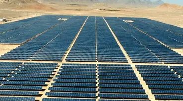  کلنگ زنی نیروگاه خورشیدی ۱۰۰ مگاواتی با حضور وزیر دفاع


