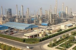 تندیس زرین نشان ملی تعهد به مسئولیت‌های اجتماعی در دستان "مارون"